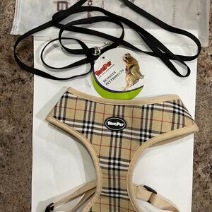 BingPet Cat or Dog Harness with Black Leash.  Size XL.